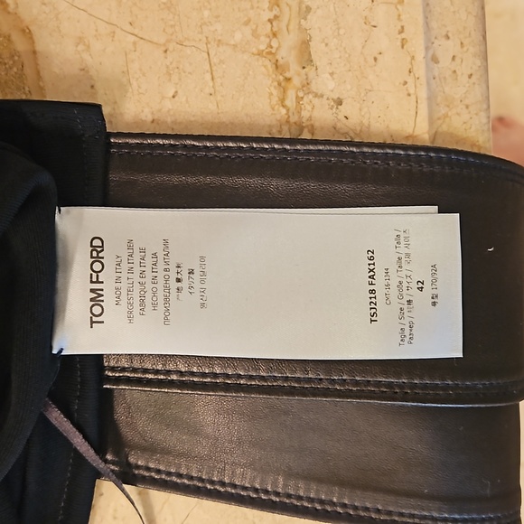 TOM FORD black top with leather bow - Picture 8 of 9